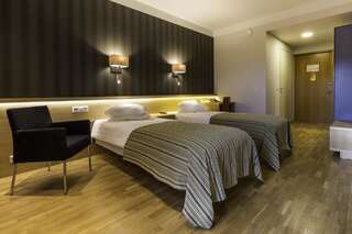 Отель Spa Tervis Пярну Улучшенный двухместный номер с 2 отдельными кроватями-1
